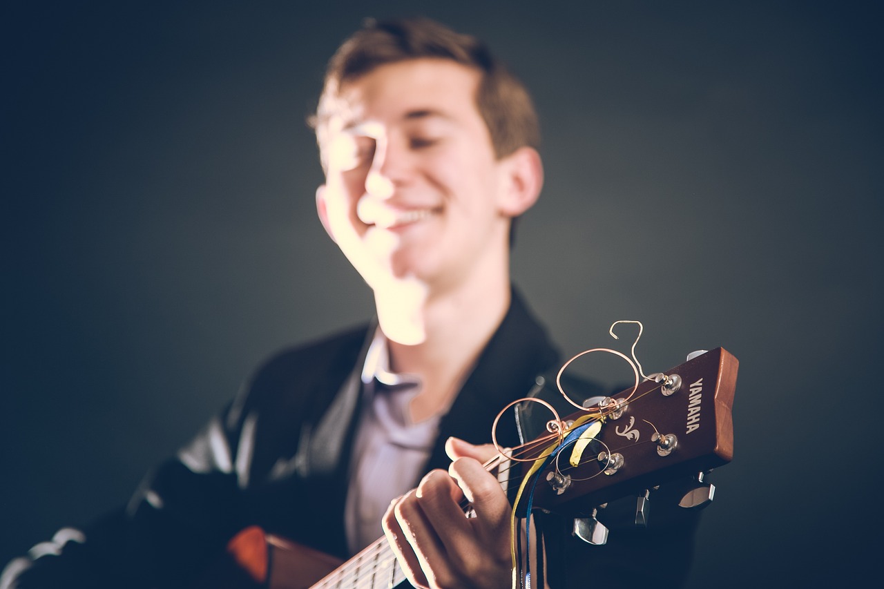 最新吉他男,音乐与青春的完美交融