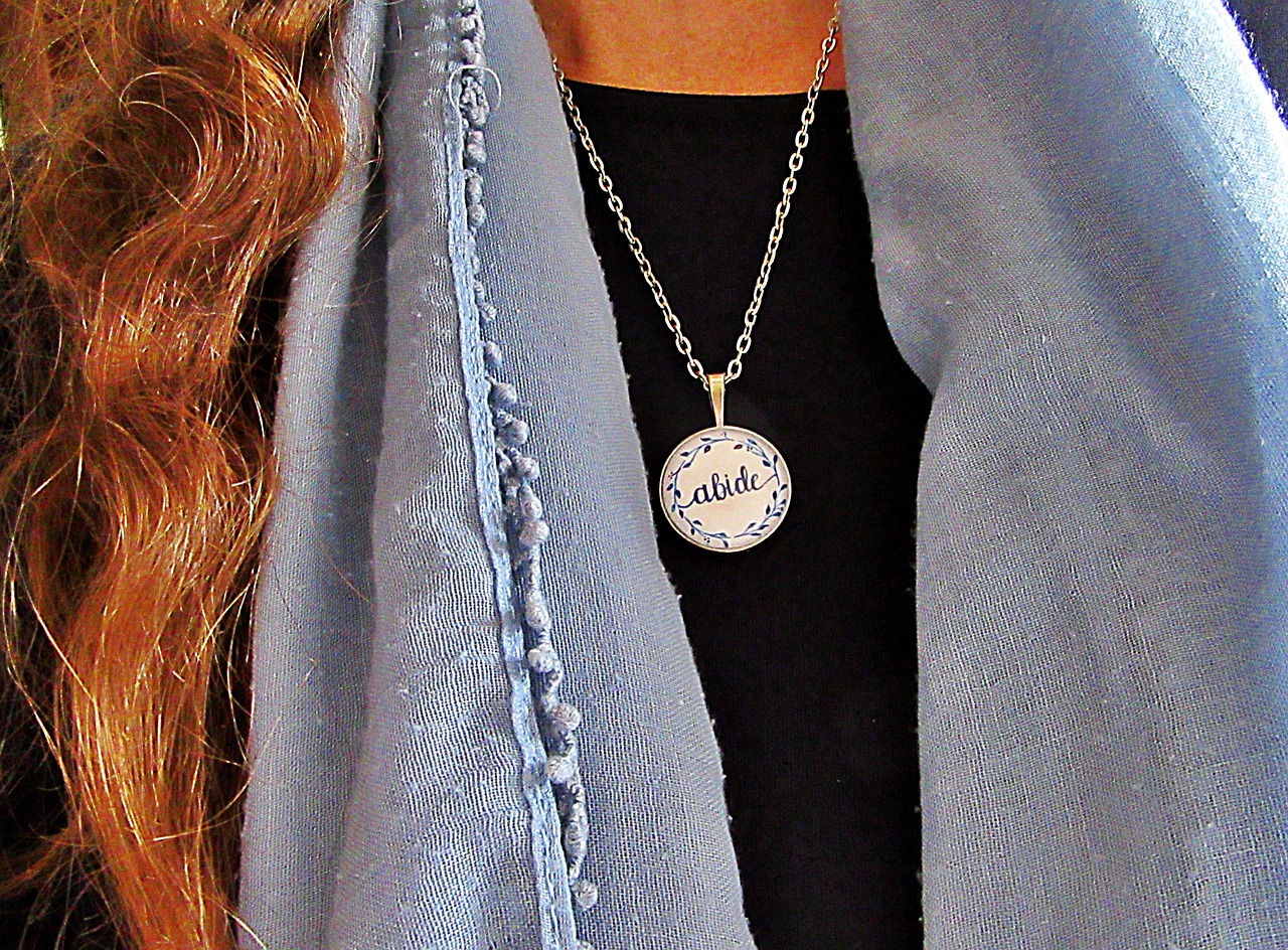 最新珍珠手链款式，时尚与经典的完美融合