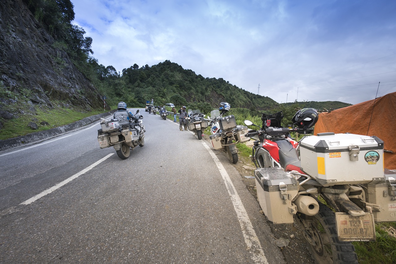 巴马车祸震惊社会,事故原因、救援行动与深刻反思