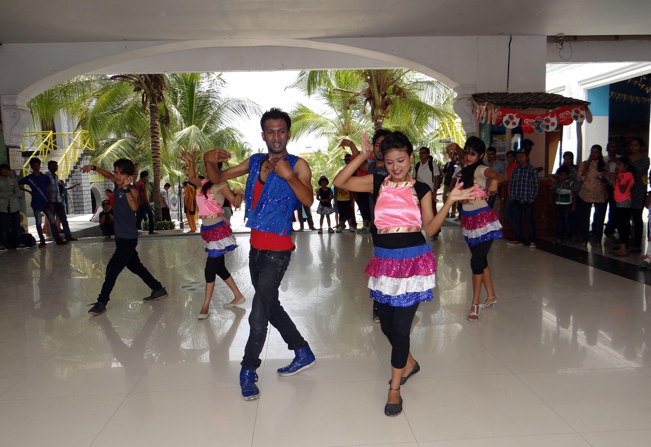 粤语片最新动态,繁荣与创新共舞的时代,影视热潮席卷粤语圈