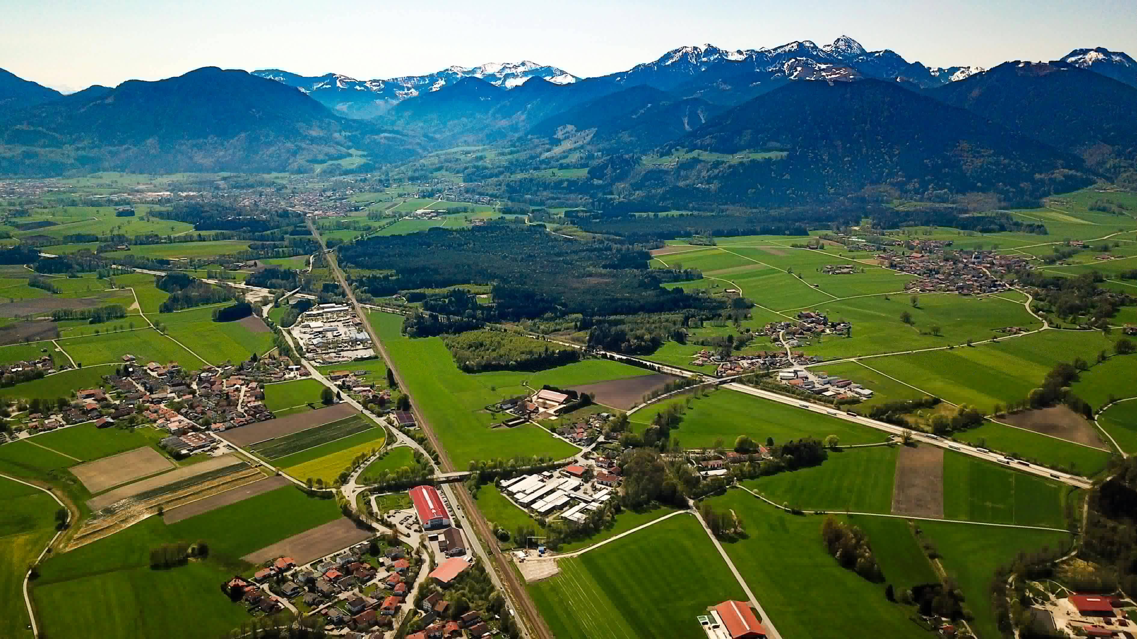 富源蓬勃发展，最新近况揭示活力之源