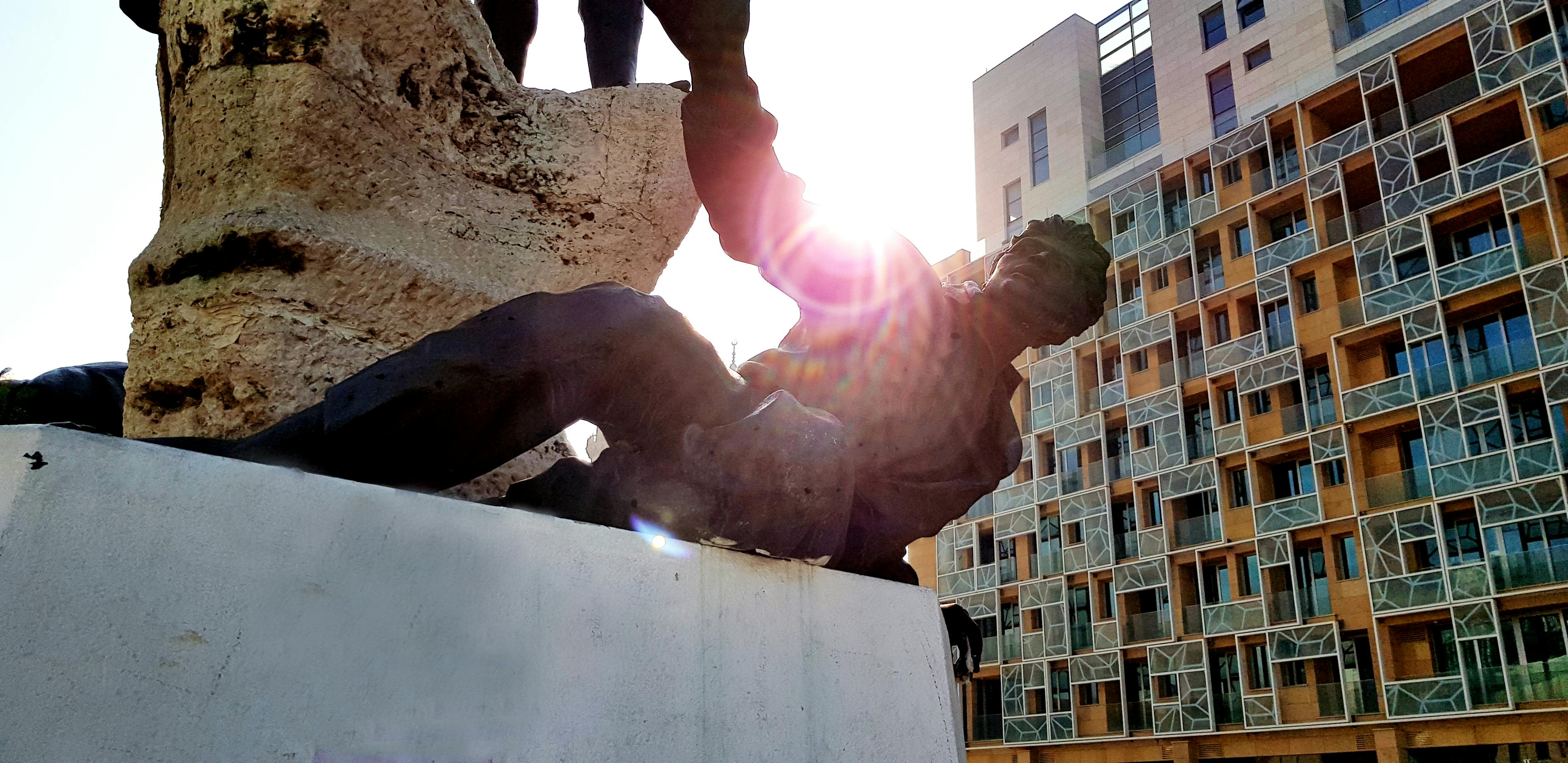 黎巴嫩爆炸灾难,挑战与希望的最新报道