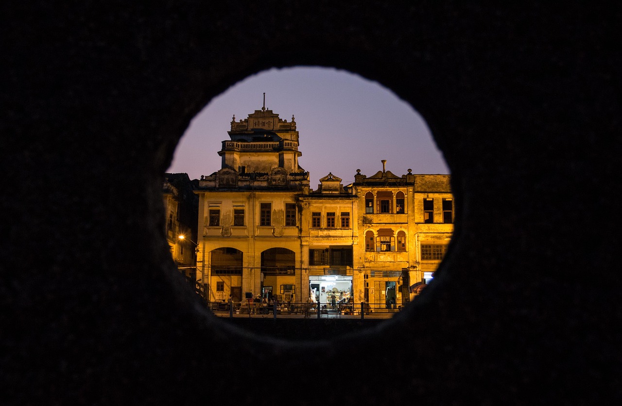 探索最新网红旅游地，领略新潮旅游魅力