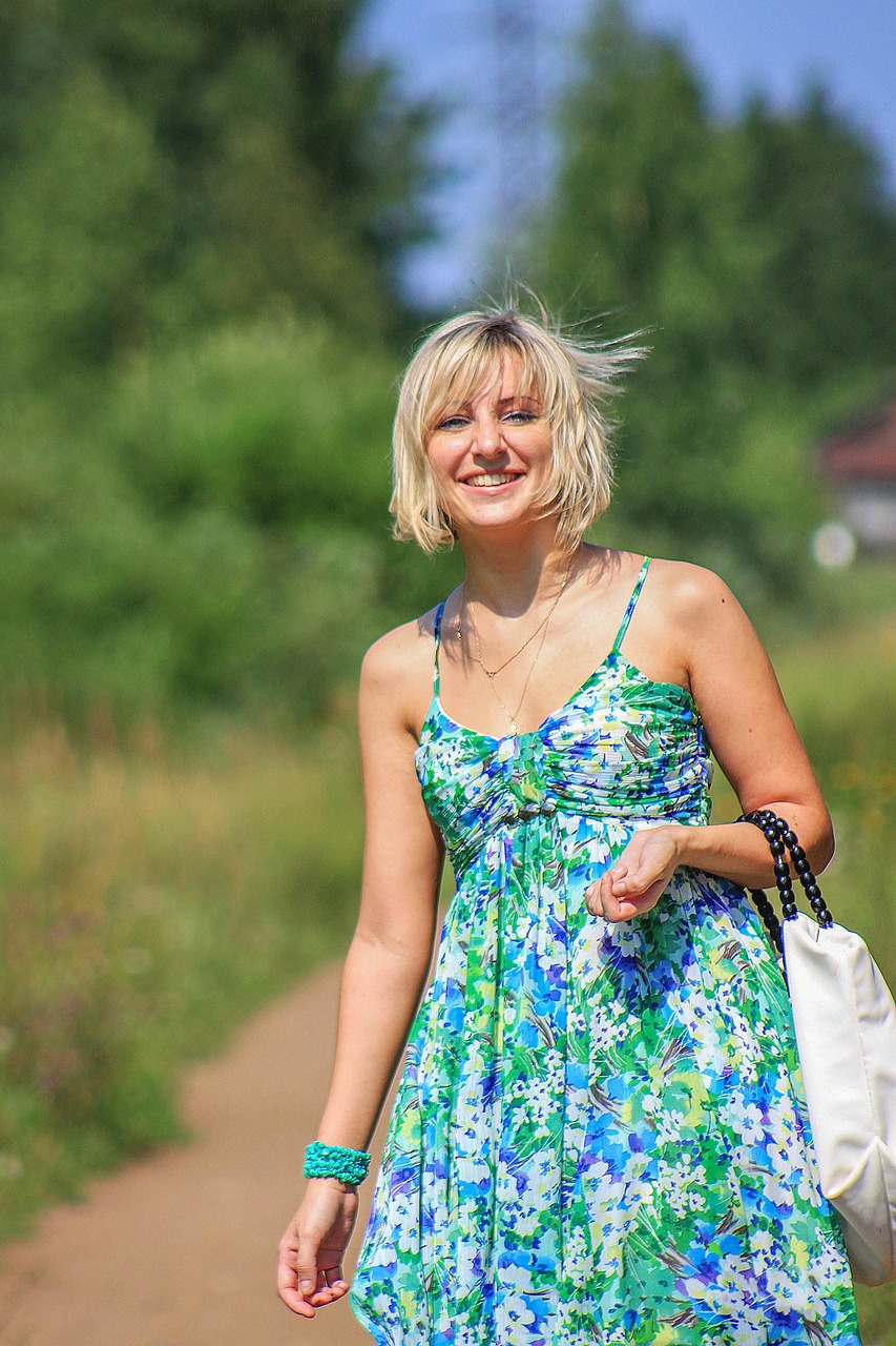 夏日新款连衣裙,时尚与优雅的完美融合,打造夏日女神必备之选