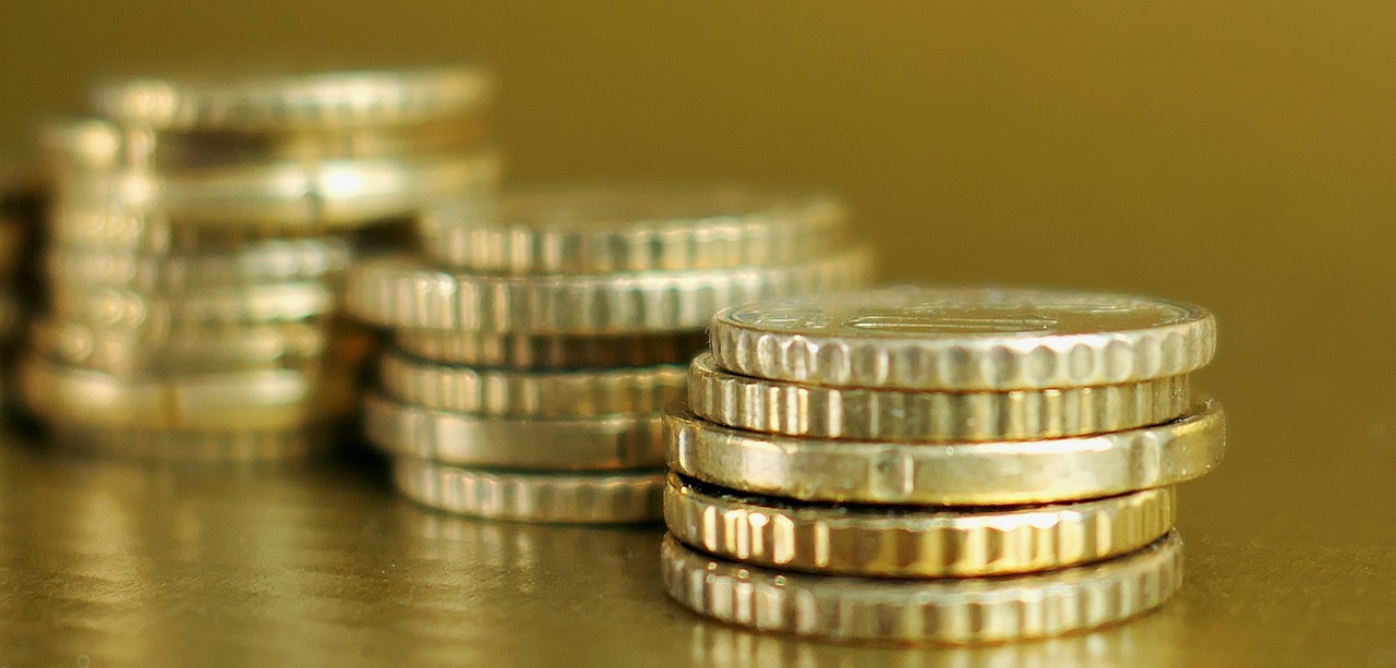 麦饭石不粘锅价格探讨，影响因素及市场行情分析