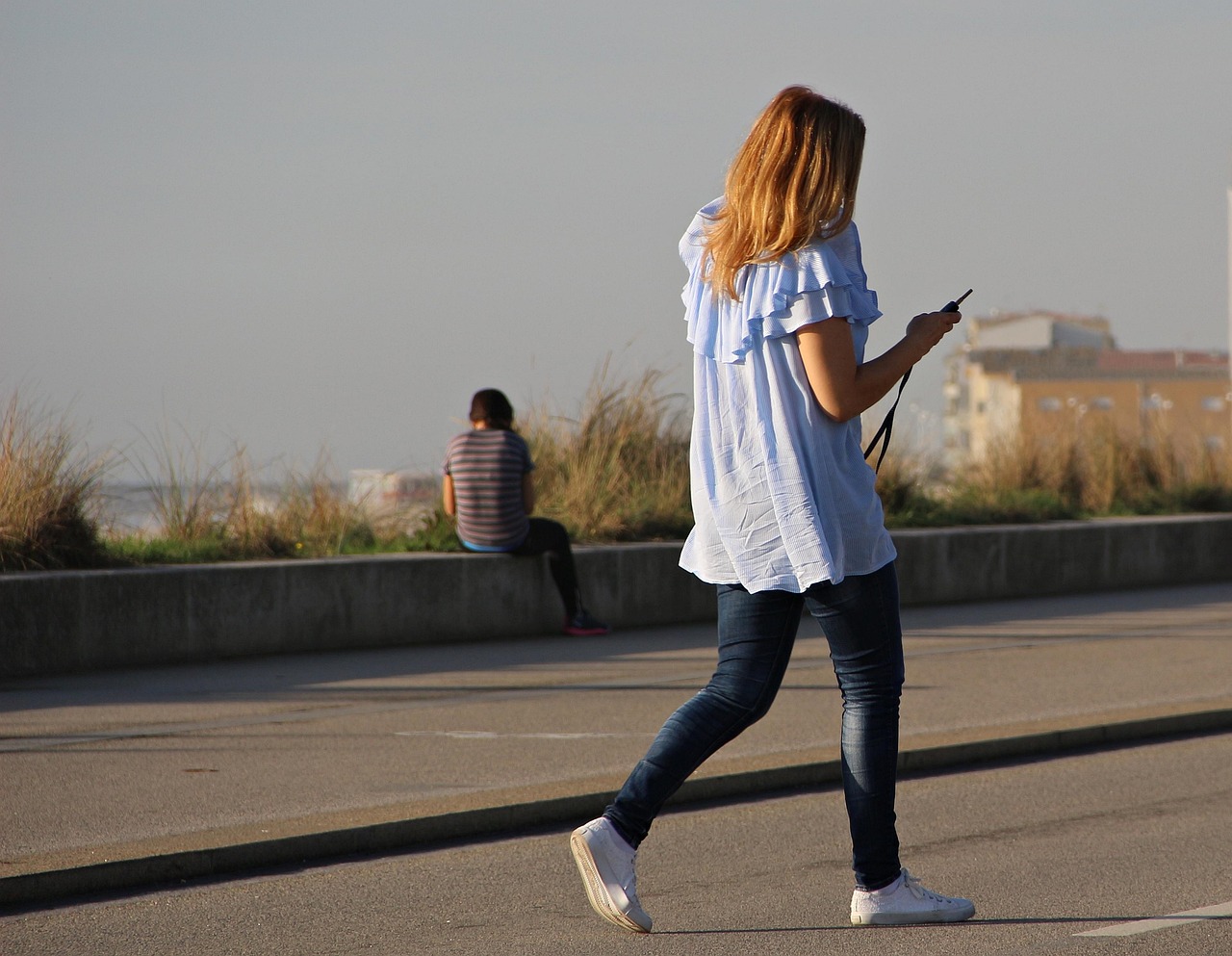 探索女性魅力，2017最新女性背影头像的魅力展现