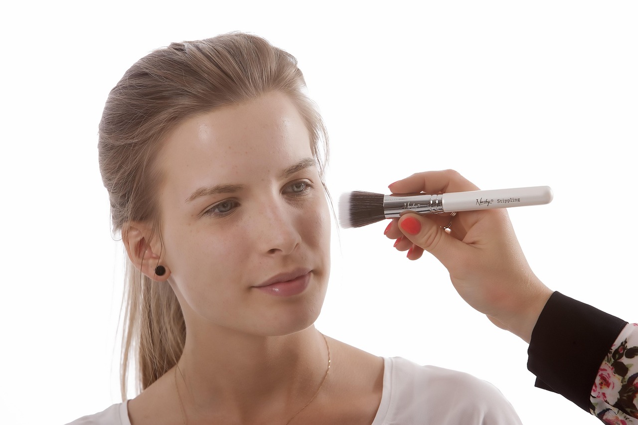 扎刘海新潮流,引领时尚风潮的发饰艺术之美