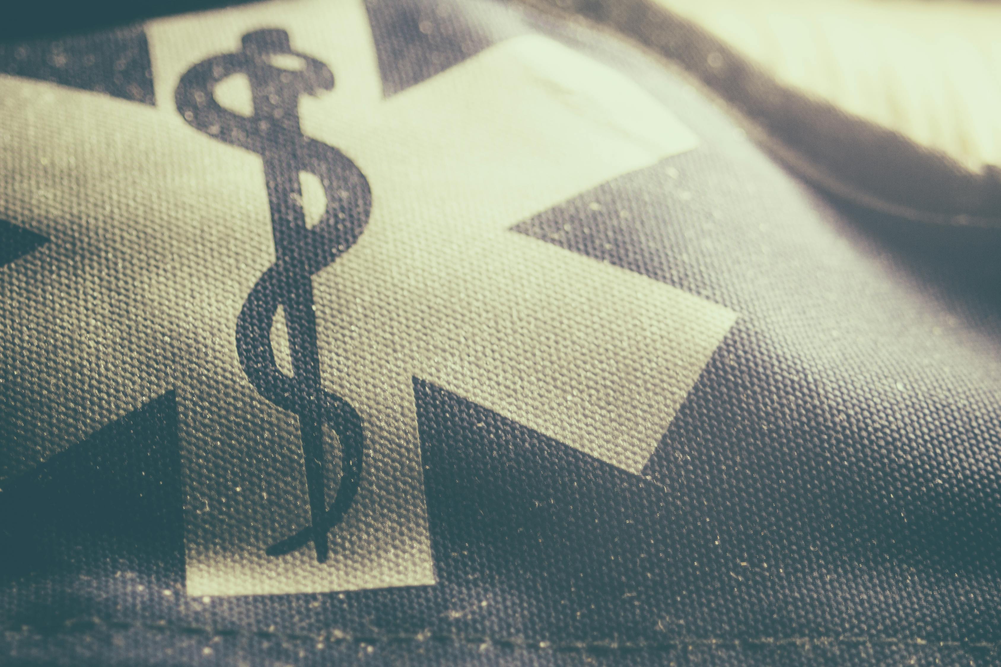 生命的消逝与无尽的怀念，明星死亡名单回顾