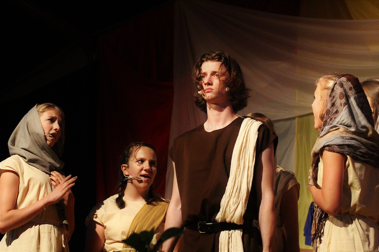 袁绍演员，今日之星的光芒与传奇演绎之路