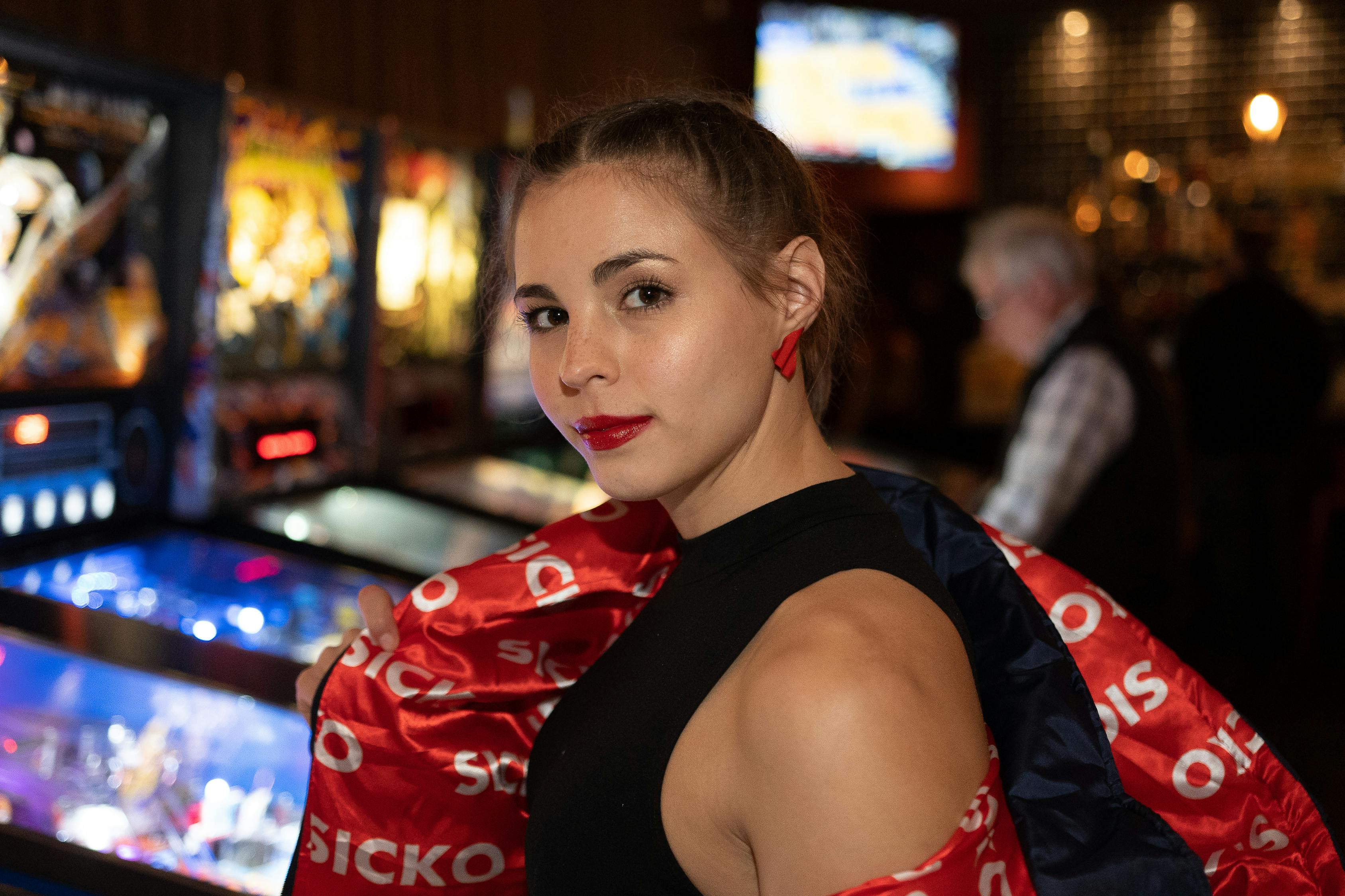 四月头文字D电影版演员揭秘，热血青春的角色魅力