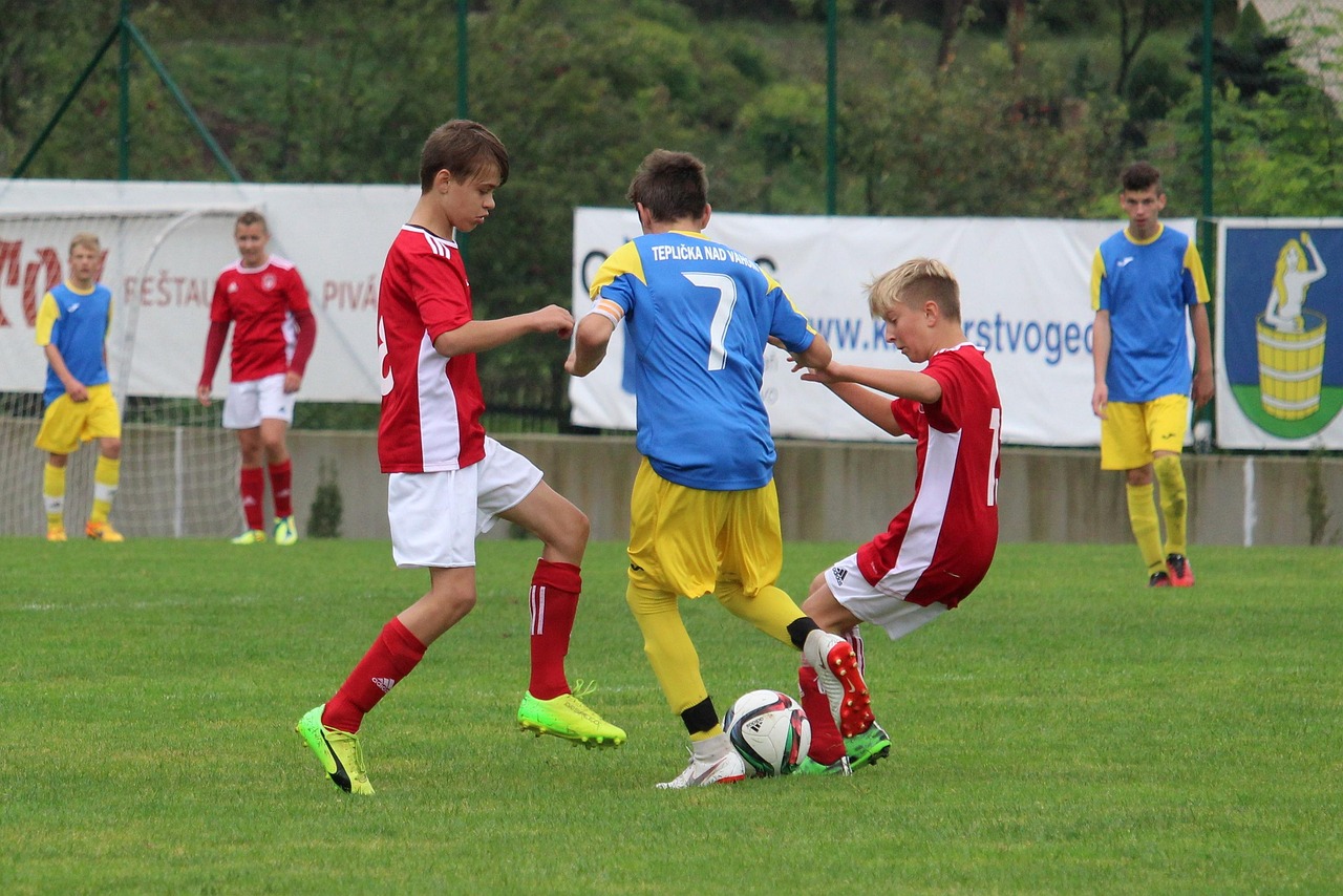 权健足球俱乐部四月引援重塑阵容，期待新篇章开启