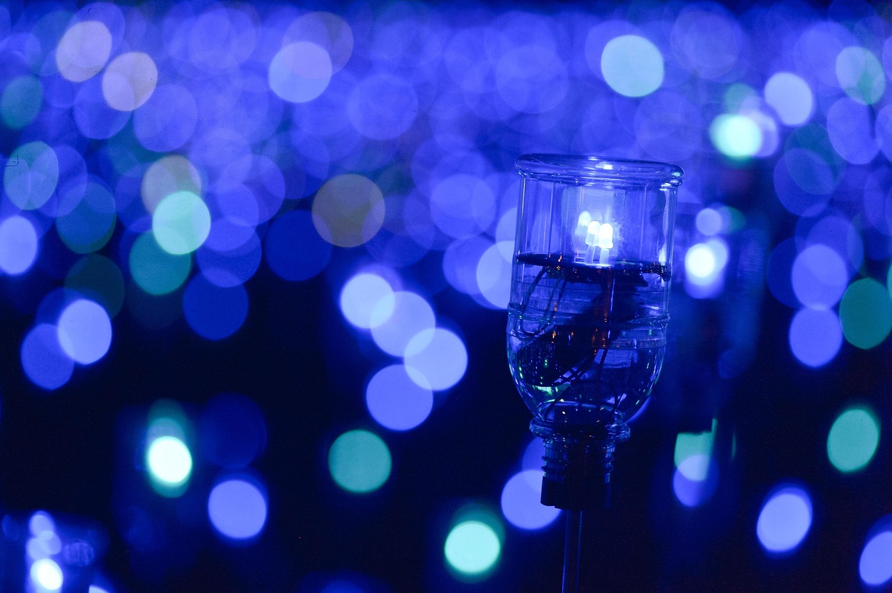 紫光照明闪耀四月，上市之路启航