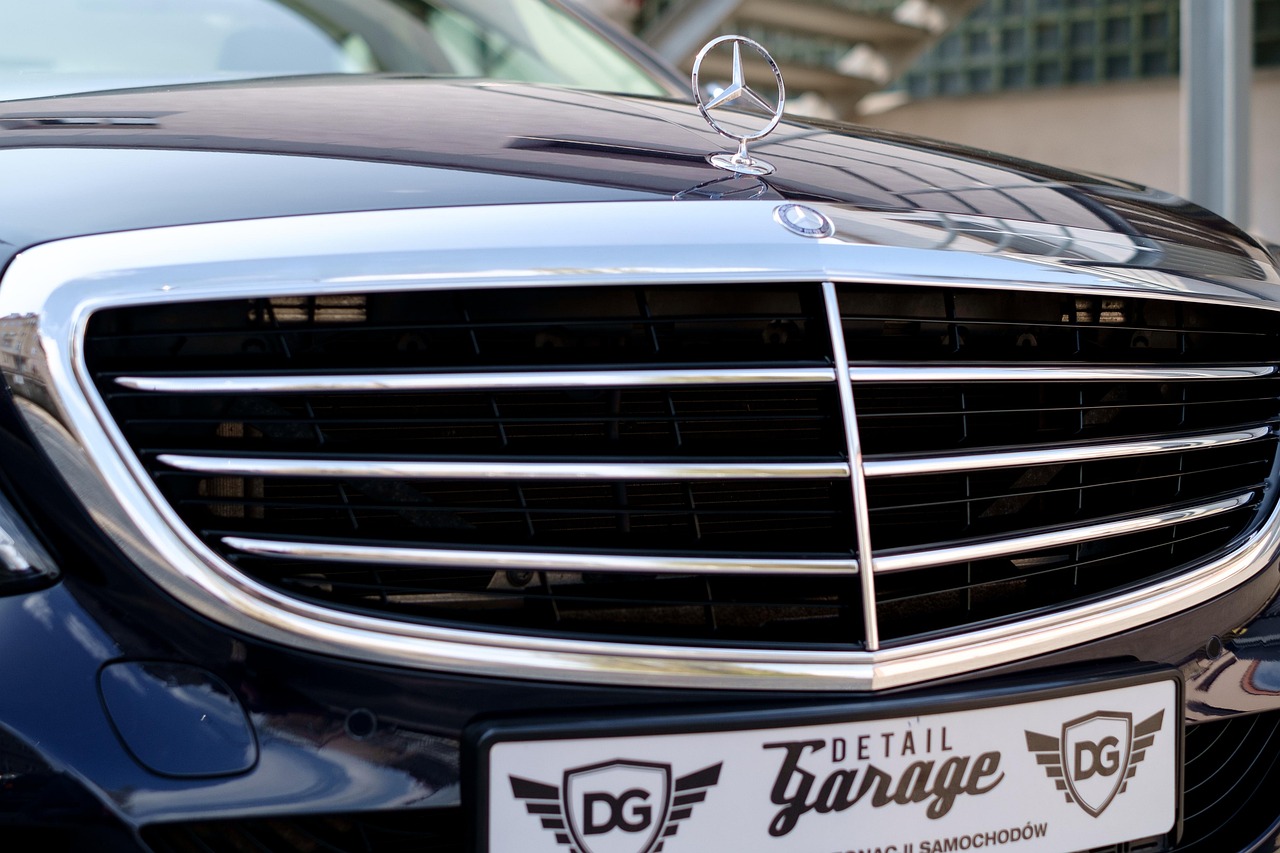 探寻四月份奔驰C级轿车C300的价格与价值解析