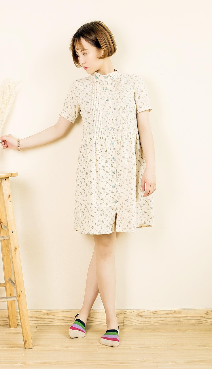 四月明星外套引领时尚潮流