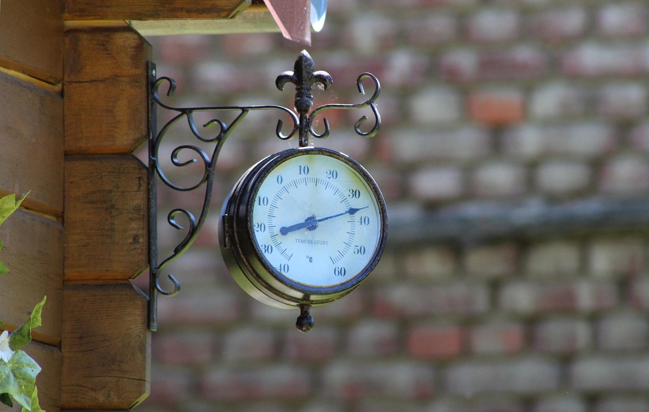 5月手镯摔碎事件最新消息,意外引发广泛热议