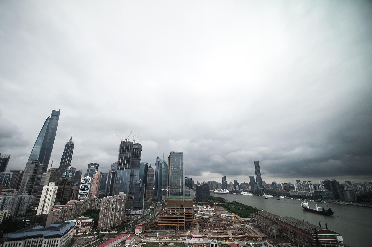 五月青岛新房市场繁荣,新房上市引领城市新风潮