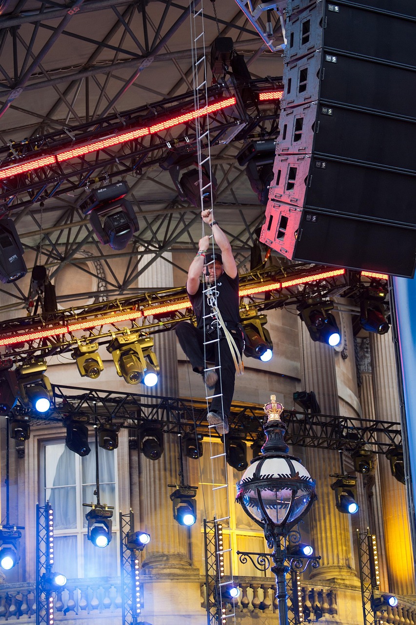 五月印第安明星，璀璨之光照亮全球舞台